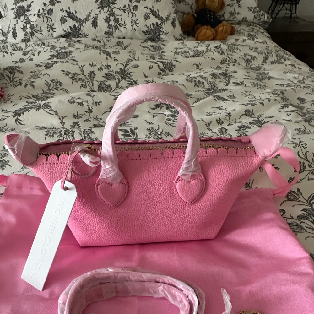 Stoney Clover Lane Pittsford Pochette Crossbody Taffy NWT and Dust Bag